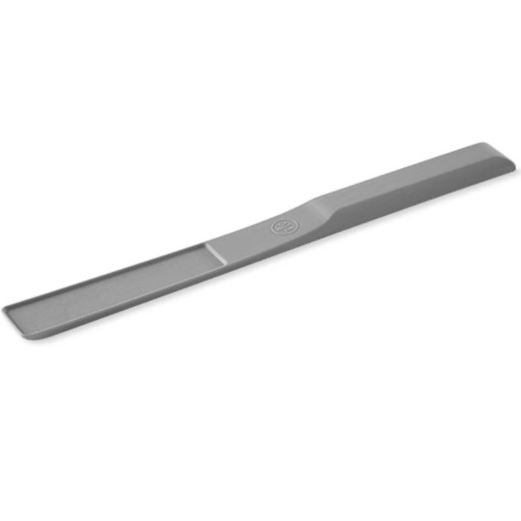 Pampered Chef Long Skinny Blender Scraper - Picture 2 of 3